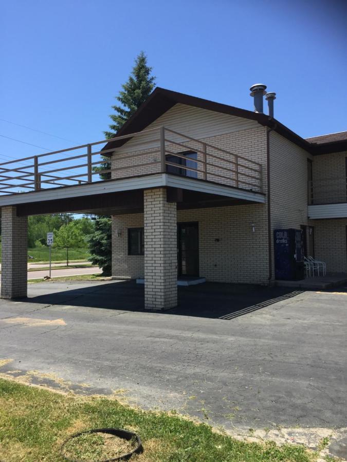 Malibu Inn Lake Delton Exterior foto