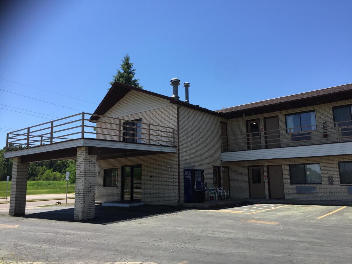 Malibu Inn Lake Delton Exterior foto